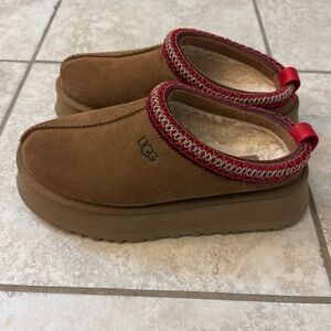 Ugg TAZZ slippers. Size 7. Excellent condition.